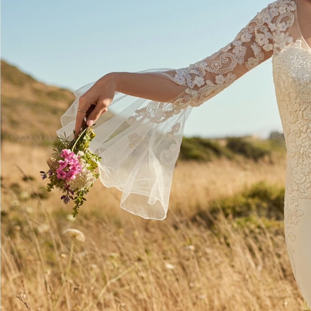 NWT Maggie Sottero “Fleur” detachable long bell ivory boho bridal sleeves